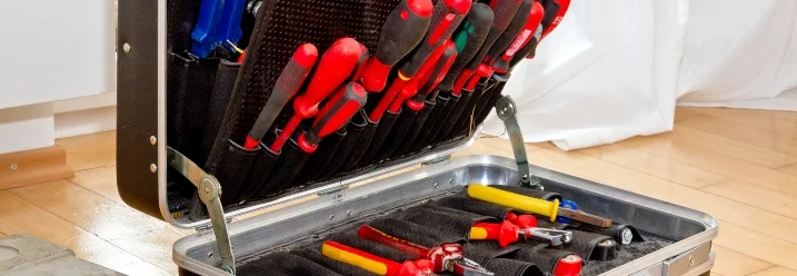 Geöffneter Werkzeugkoffer